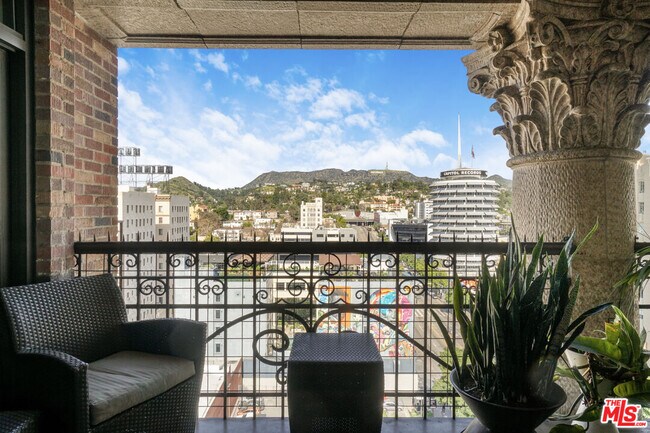 Building Photo - 1645 Vine St