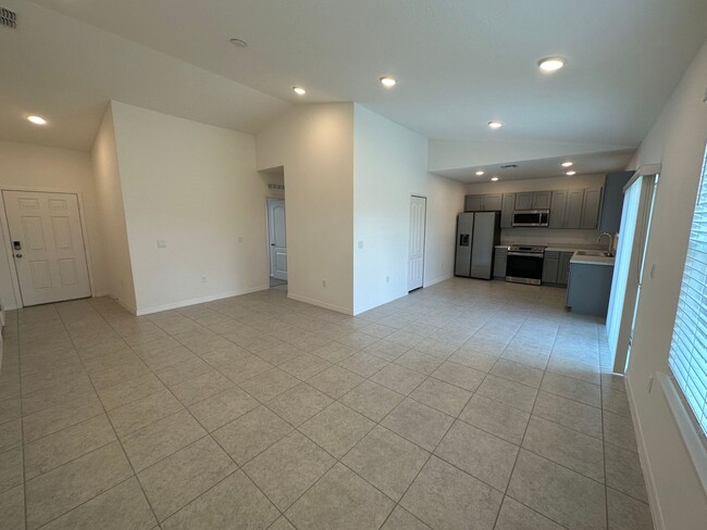 Building Photo - Brand new 3 bedroom 2 bathroom home in des...