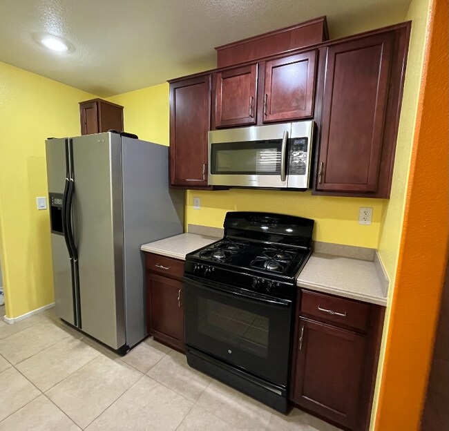 Building Photo - 9241 Valley Ranch Ave