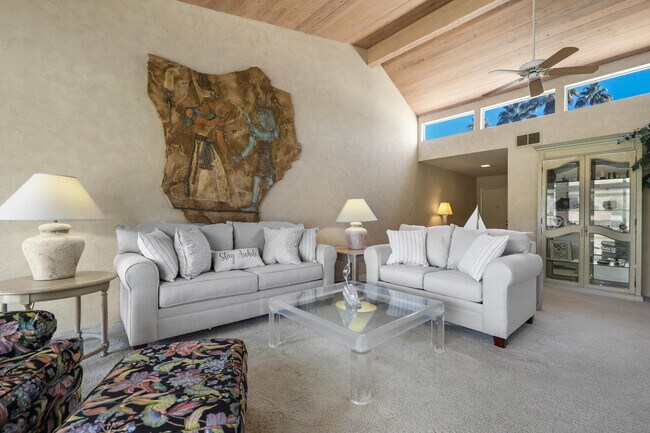 Building Photo - 11 Ronda Dr