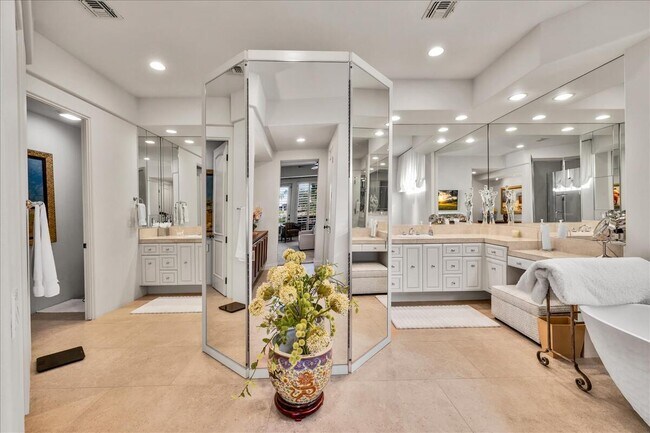 Building Photo - 48385 Vista Calico