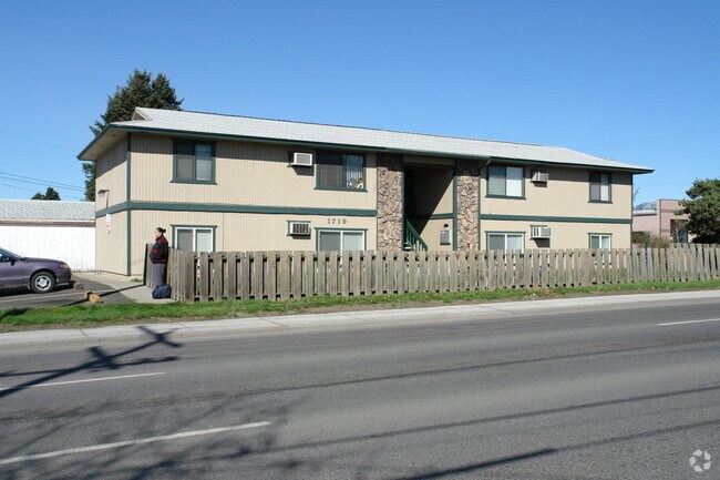 Building Photo - 1719 N Maple St