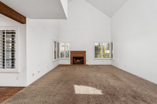 Building Photo - 73322 Shadow Mountain Dr