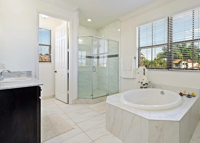 Building Photo - 6484 Vireo Ct