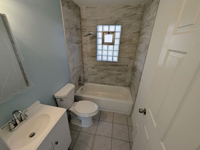 Building Photo - Updated Bungalow in Berkeley