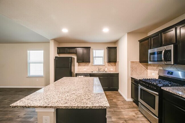 Building Photo - 15008 Custis Ln