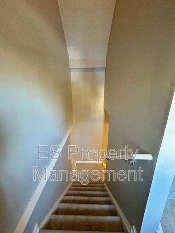 Building Photo - 6606 Reserve Dr