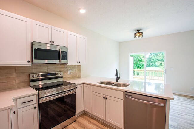 Building Photo - 7118 N 79th Ct