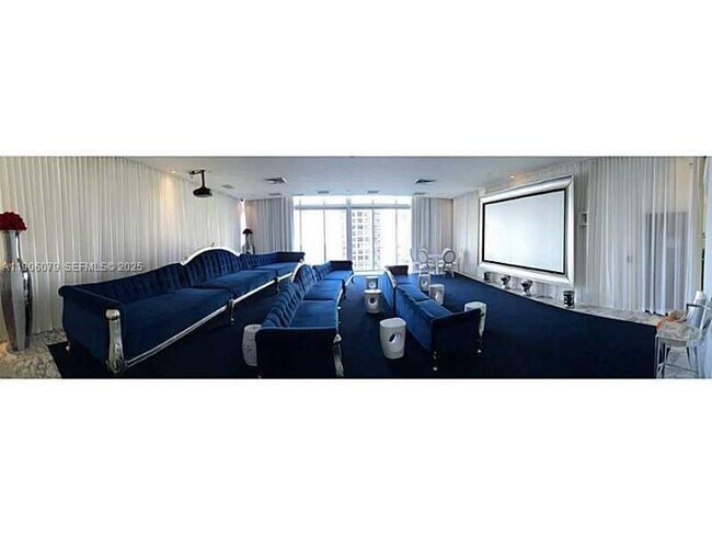 Building Photo - 495 Brickell Ave