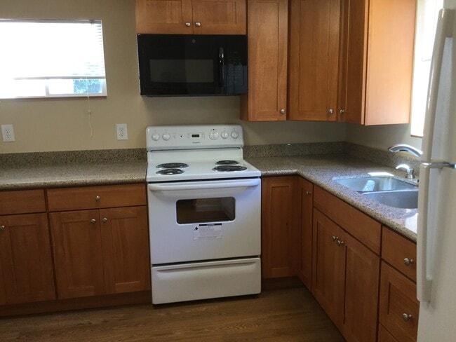 Building Photo - Charming 2-Bedroom Home in Prime Pecks Dri...