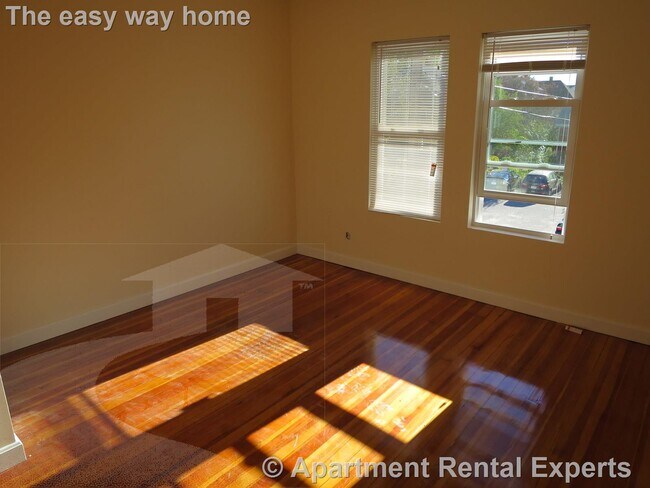 Building Photo - 21 Weitz St