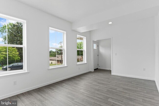 Building Photo - 35 S 19th St