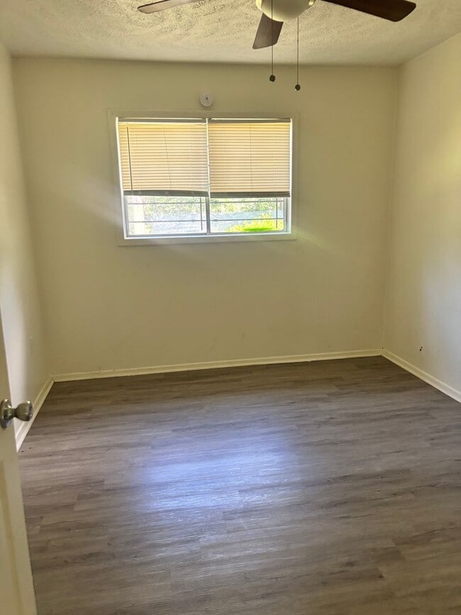 Building Photo - 2740 Teresa Dr