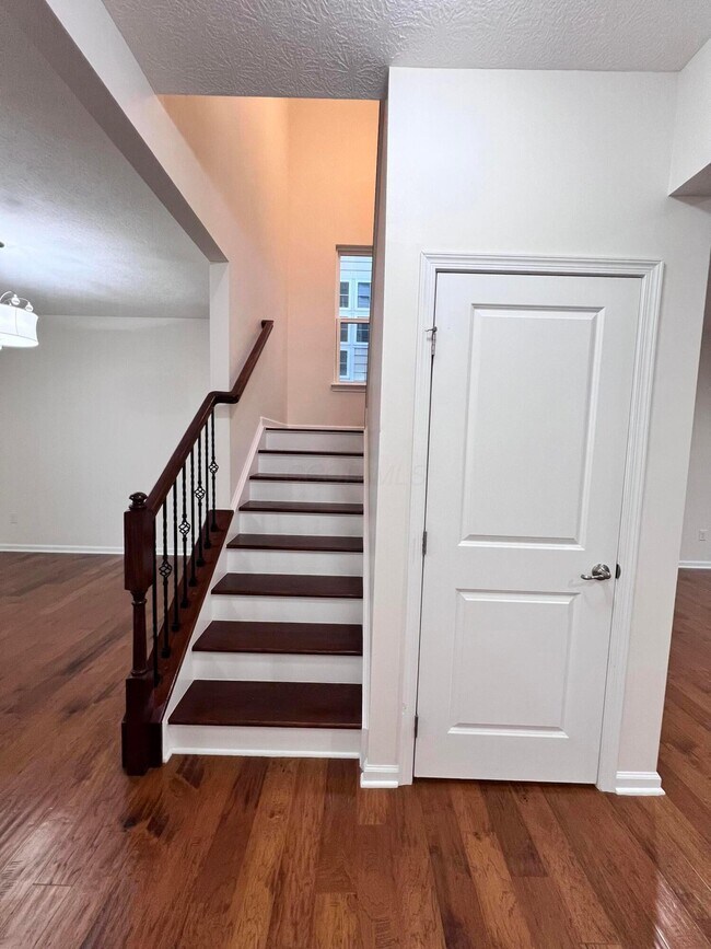 Building Photo - 7847 Aideen Ct