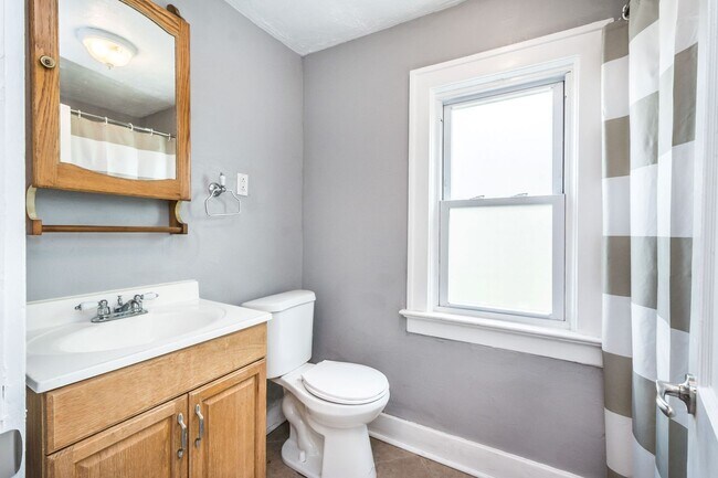 Building Photo - AVAILABLE AUGUST 1ST! DON'T MISS THIS BEAUTIFUL 2-BEDROOM HOME IN CLAIRTON!