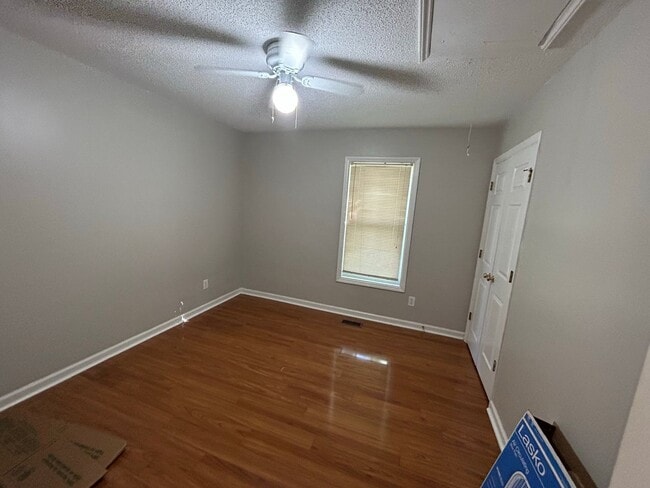 Building Photo - Greensboro Home - Lisa Barker - (734) 231-...