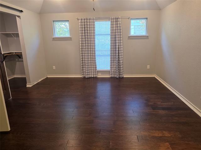 Building Photo - 2717 Cliffwood Dr
