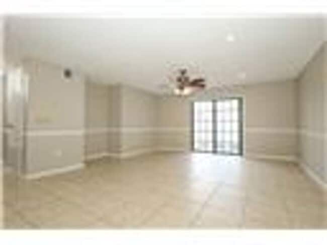 Building Photo - 204 Dorchester Square