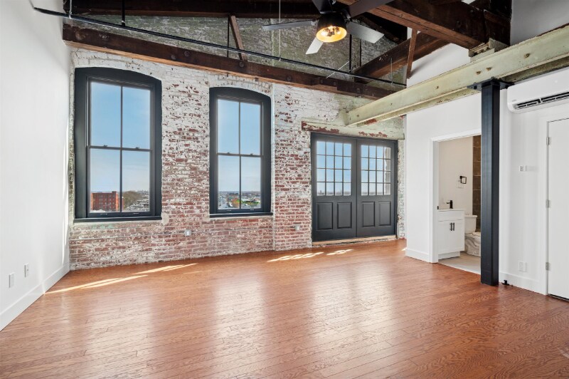 Building Photo - 2547 N Hancock St