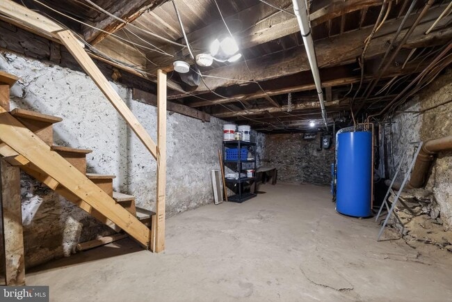 Building Photo - 354 E 6th Ave