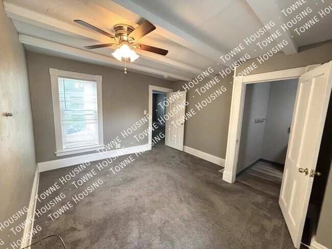 Building Photo - 321 Washburn St