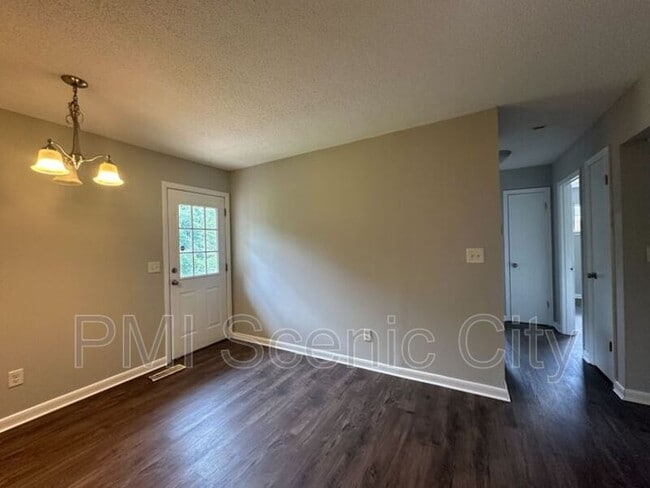 Building Photo - 1220 Gadd Rd
