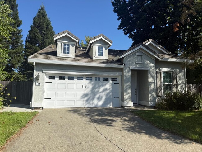 Building Photo - NICE 2 BEDROOM IN ROSEVILLE