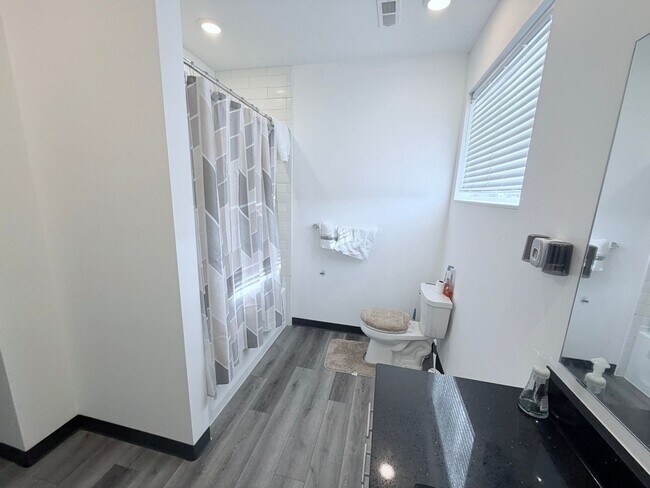 Building Photo - 385 S Clinton Ave