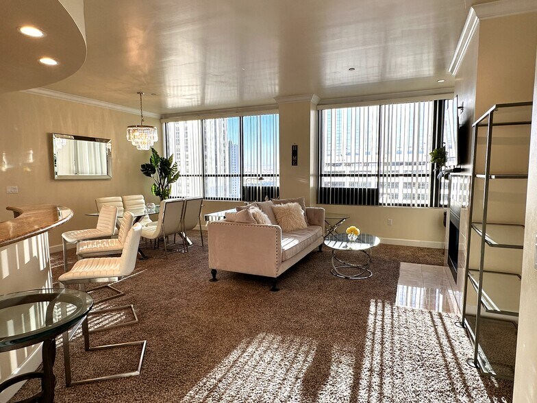 Building Photo - 450 N Arlington Ave