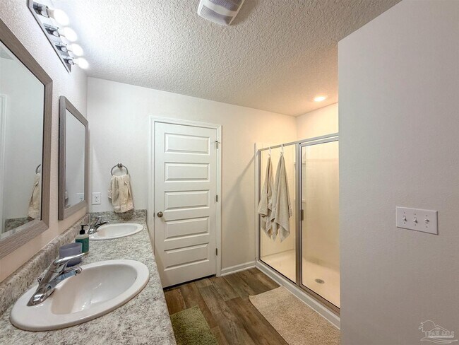 Building Photo - 5469 Merlin