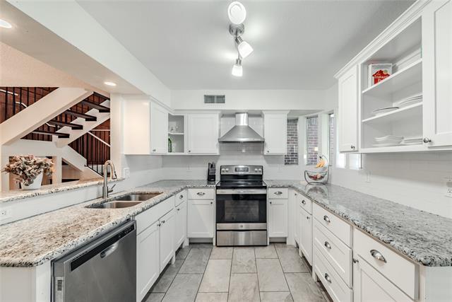 Building Photo - 1902 Shorewood Dr