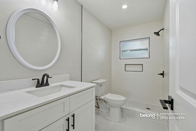 Building Photo - 3128 Bay St