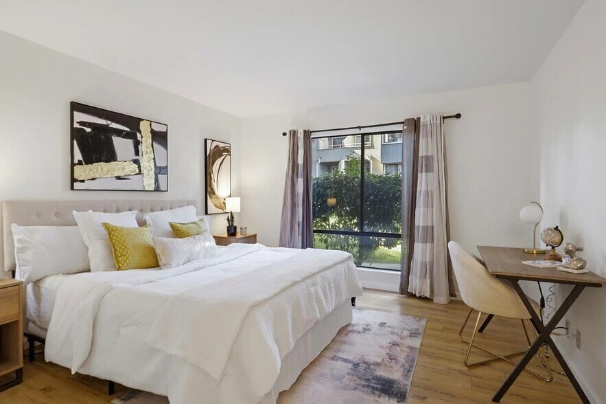 Master bedroom - 1661 Braddock Ct