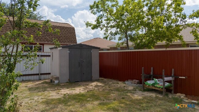 Building Photo - 503 Sumac Trail