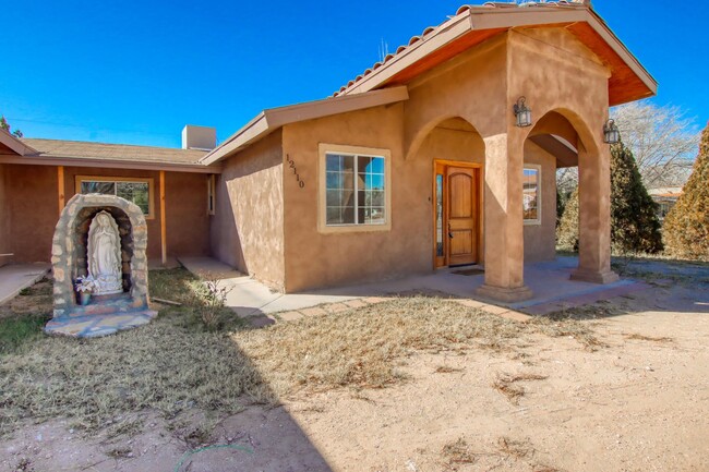 Building Photo - Beautiful East side HOME in Clin. Tx