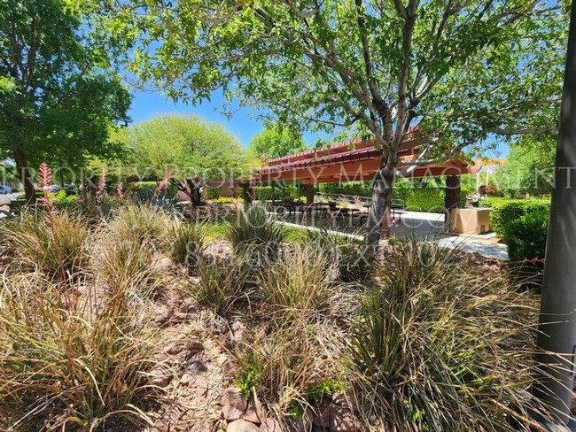 Building Photo - BEAUTIFUL 3 Bedroom WESTPARK CONDO IN SUMM...