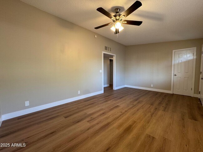 Building Photo - 2020 E Arbor Ave