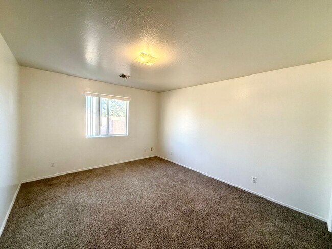 Building Photo - 4461 N Moccasin Cir