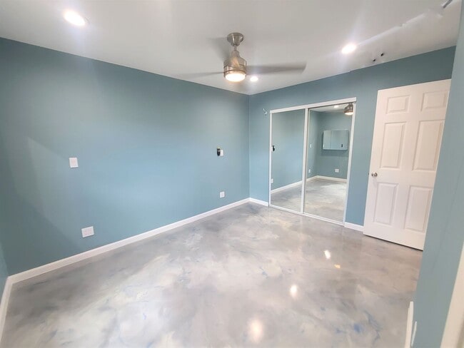 Building Photo - Beautifully remodeled!  3/2/2 Kahaluu cul de sac