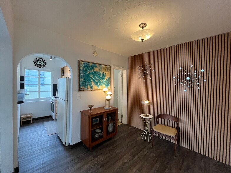 Building Photo - 511 75th St