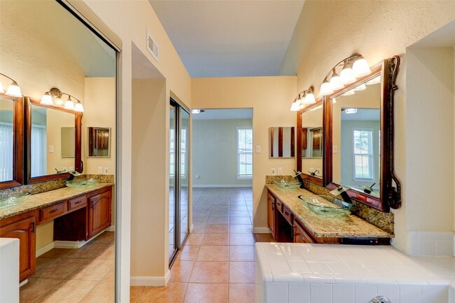 Building Photo - 17010 Cairnladdie St