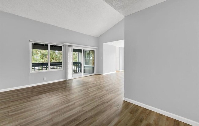 Building Photo - Gorgeous 2 Bed, 1 Bath Condo in Vallejo --...