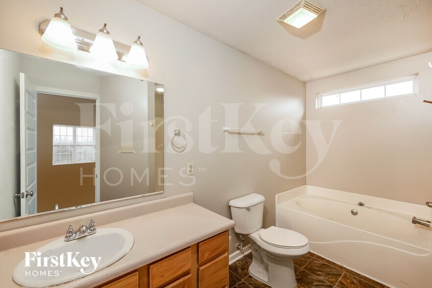 Building Photo - 1005 Quarterhorse Run