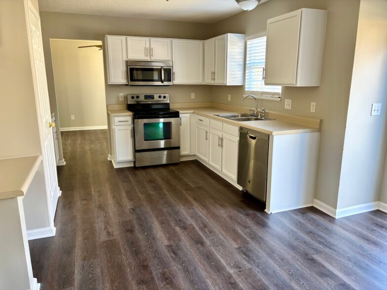 Building Photo - 169 Walkbridge Way