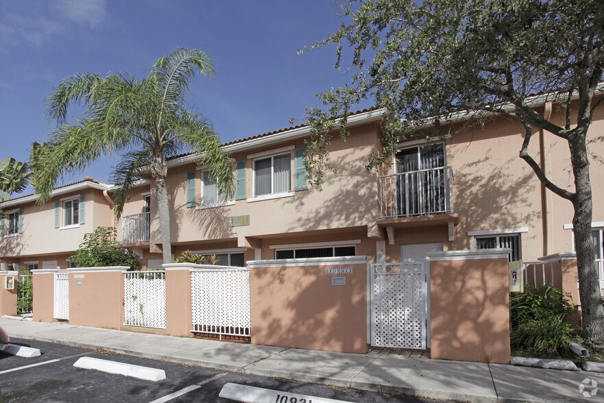 Townhome Village at Welleby Park Sunrise, FL Apartment Finder