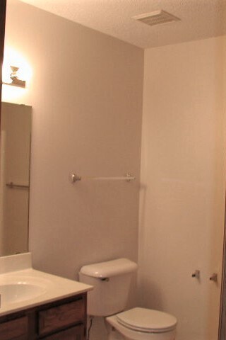 Building Photo - 855 Highview Dr