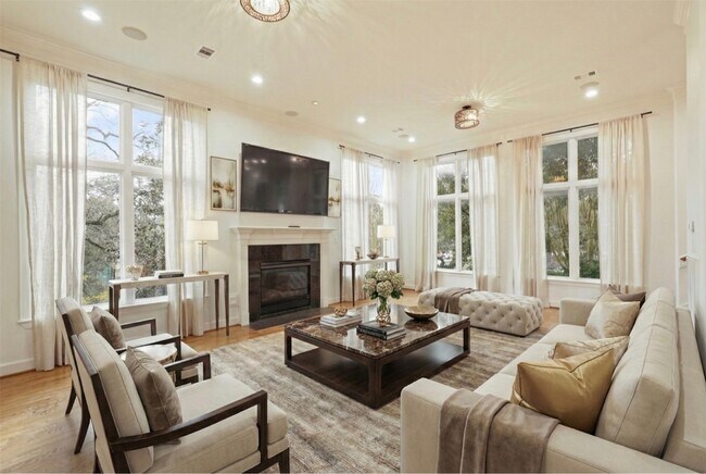 Building Photo - 521 Lovett Blvd