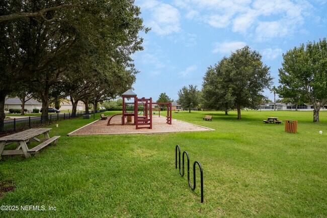 Building Photo - 2325 Commodores Club Blvd