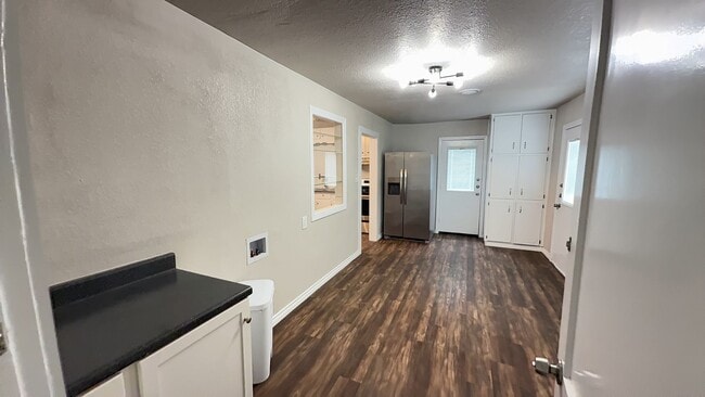 Building Photo - Updated 3-bedroom house with HUGE YARD!! $500 off 1st Month’s Rent!!