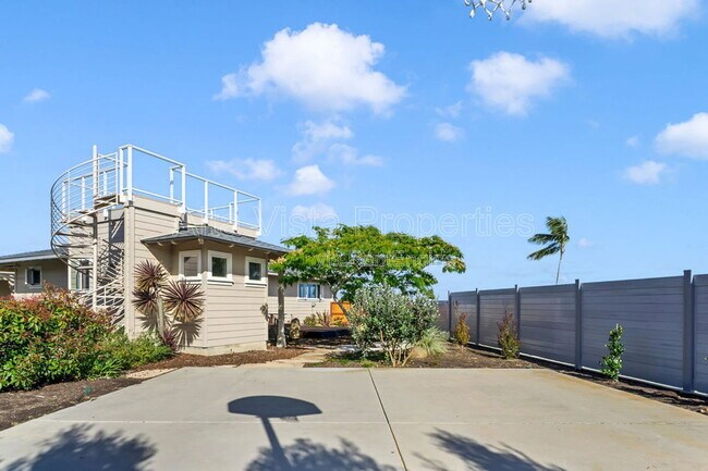 Building Photo - 5940 La Jolla Mesa Dr